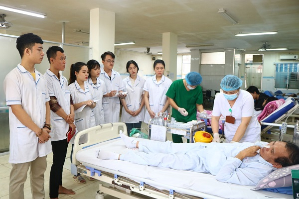 Lộ trình và thời gian học từ Dược sĩ lên Bác sĩ