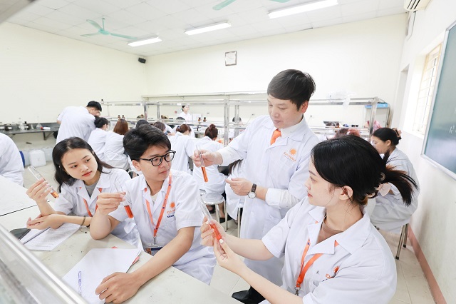 Các tổ hợp môn ngành Y Dược phổ biến hiện nay